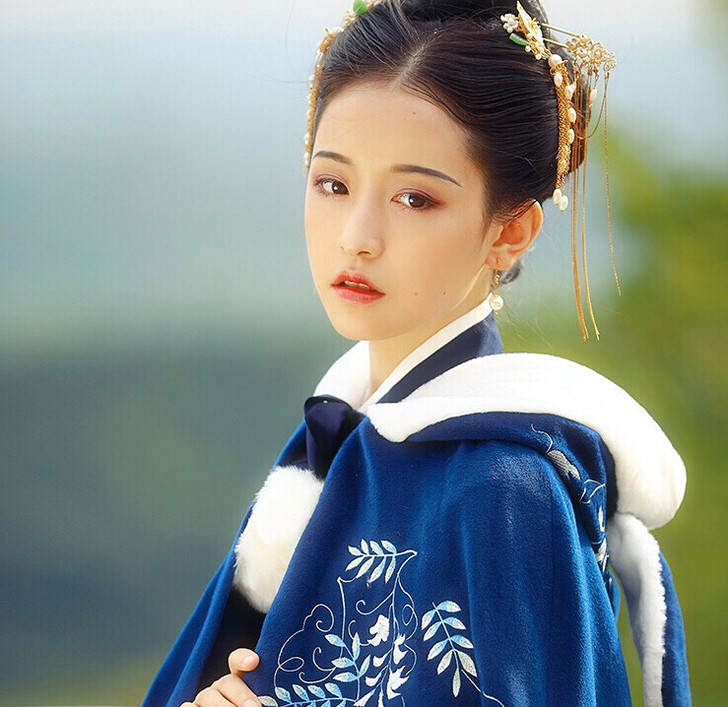 钟灵记簌簌连帽毛领中长斗篷搭配汉服女毛呢保...