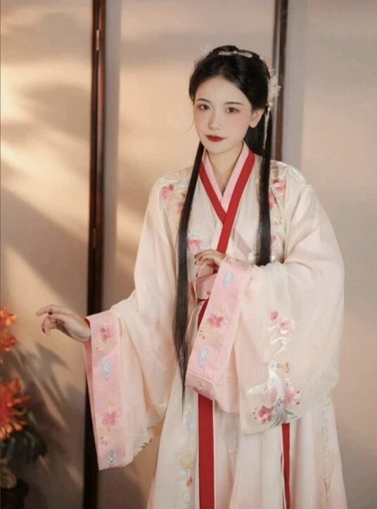 花间集 晋制汉服 原价200左右买太久了...