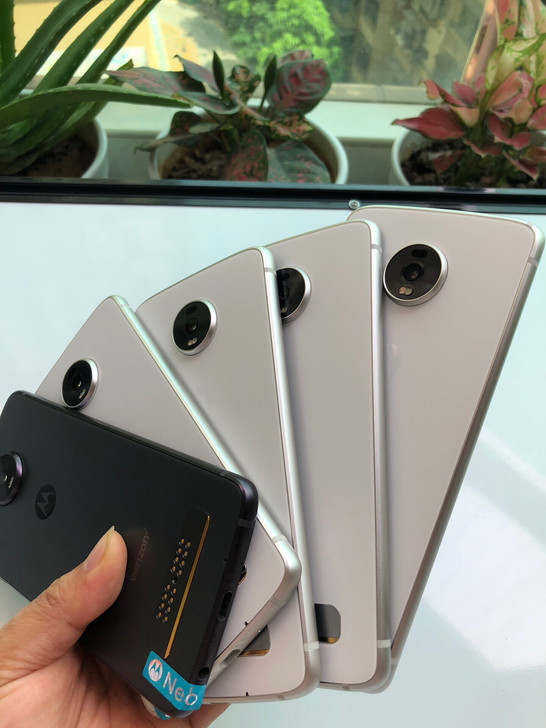 摩托罗拉模块手机Moto Z4,高通675...