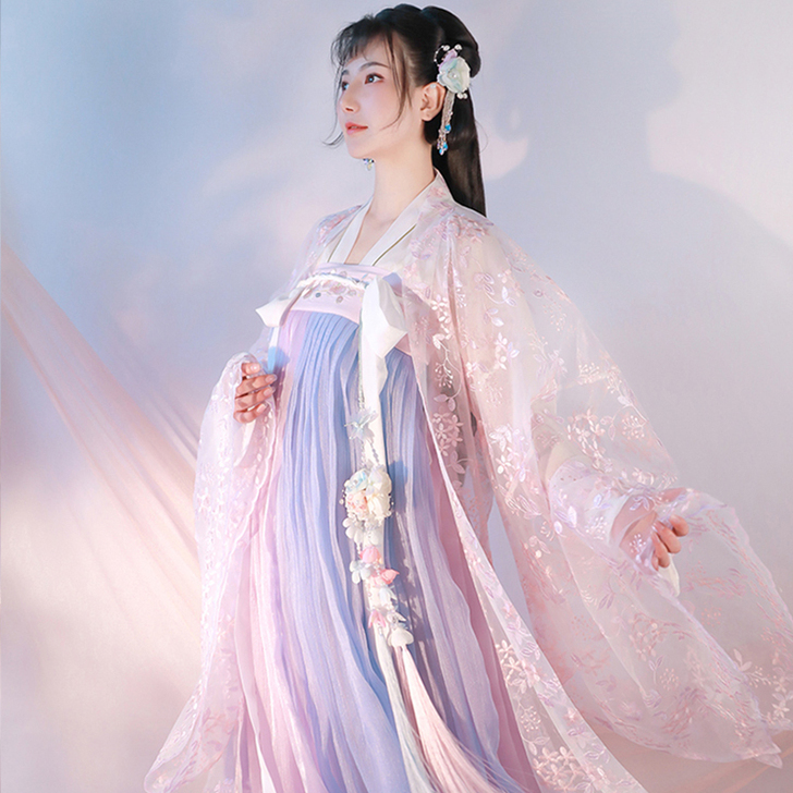 花神赋汉服买来半年不到，只试穿过一次十成新...