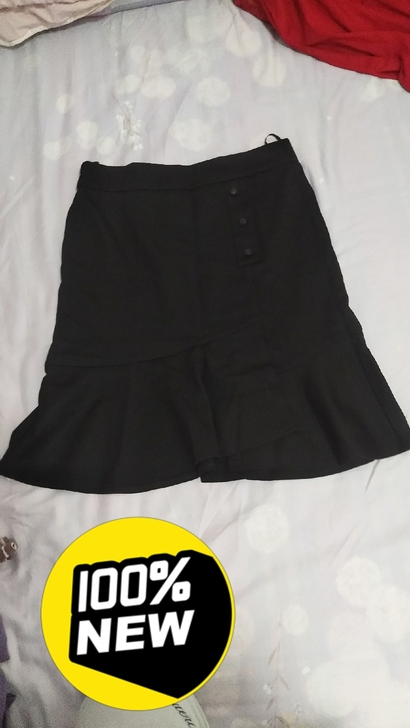 显瘦鱼尾裙，建议140斤左右穿，全新，腾地...