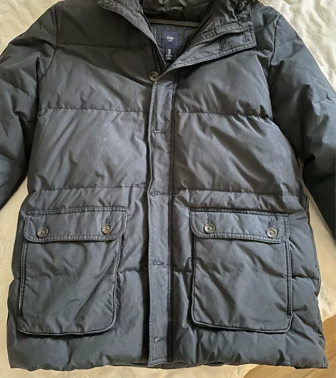 GAP男士羽绒服,七成新(已干洗,有一处轻...
