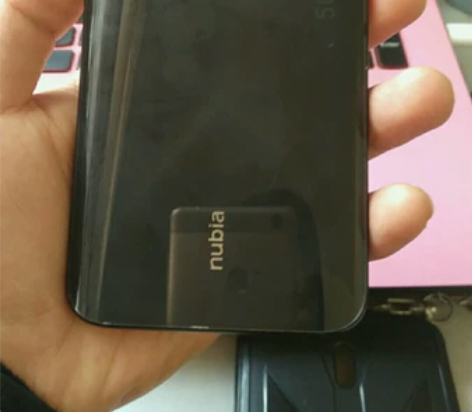 努比亚p5g用了半年不到电池坏,偶尔能点亮...