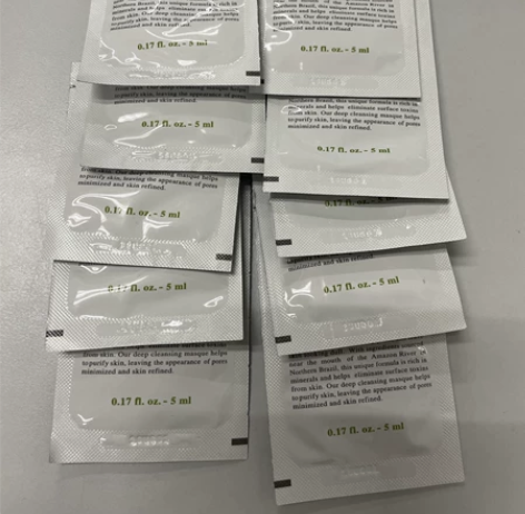 科颜氏白泥面膜，试用装 10片 感兴趣的话...
