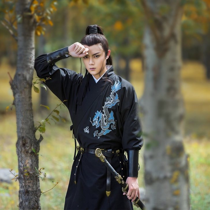 腰带几乎全新,带过一次
