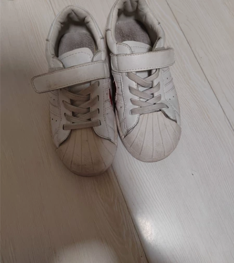 儿童运动鞋，阿迪品牌，27码，二手商品不退...