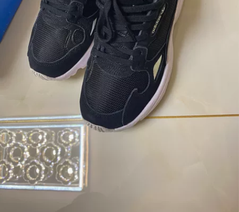 Adidas 阿迪 鞋 女款 专柜购入 除...