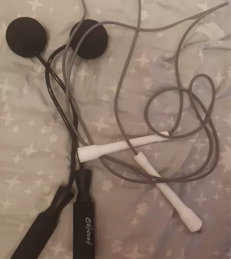 跳绳 无绳+有绳 用过一次 减肥放弃 俩打...