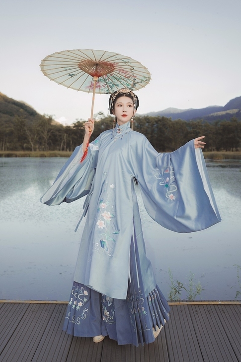 花神记原创汉服原名芸兰阁  明制马面套装