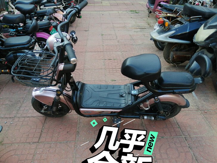 小刀电动车,车子很新很好骑,电瓶很好,跑路...