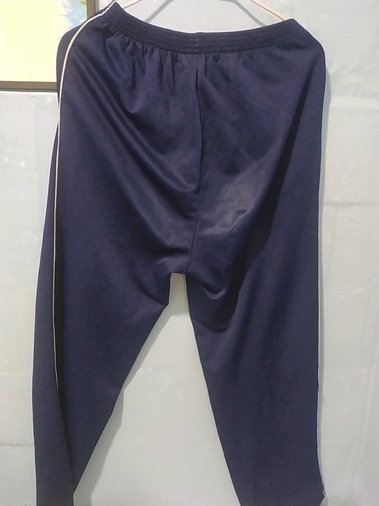 藏蓝色校裤