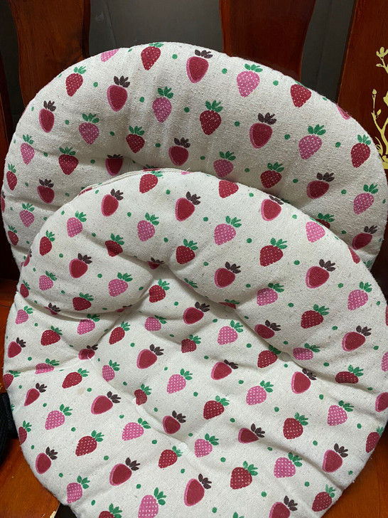 草莓坐垫