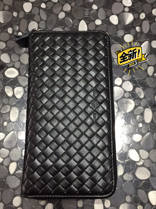 店不做了亏本处理全新牛皮拉链钱包，包装礼盒...