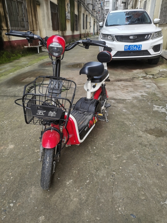 19年五羊电动自行车,闲置很少骑便宜出售7...