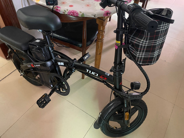 可折叠型电动车,骑过一两次、几乎全新、要换...