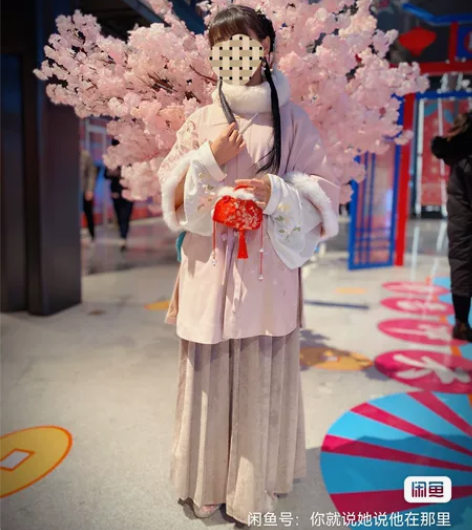 远山乔【凛冬樱】明制秋冬加绒汉服，方领半袖...