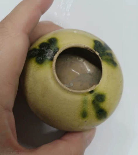 水盂 年代自断 釉水好 属文房...