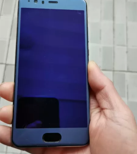 华为P10 plus,钻雕蓝6+64,手感...