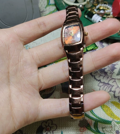 手表女likeu 当饰品出 颜色较复古 注...