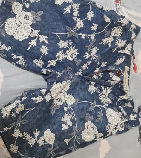 男士花式短裤，面料舒适，100%棉 感兴趣...