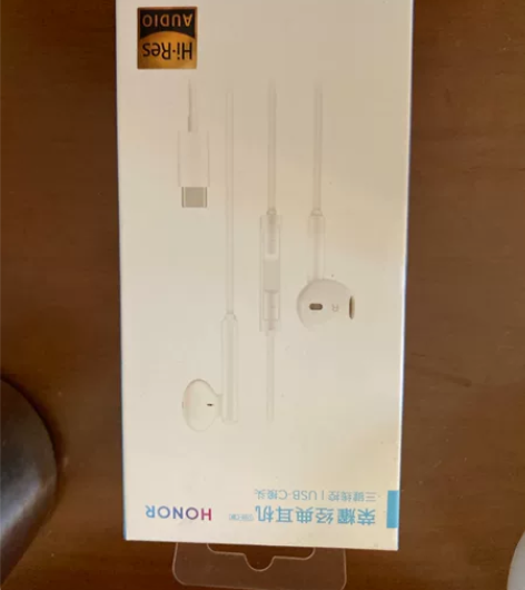 荣耀有线耳机,型号AM33。防伪保真。 感...