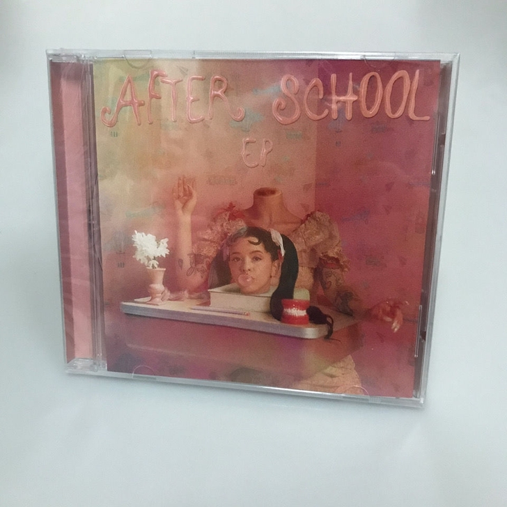 牙缝妹Melanie Martinez A...