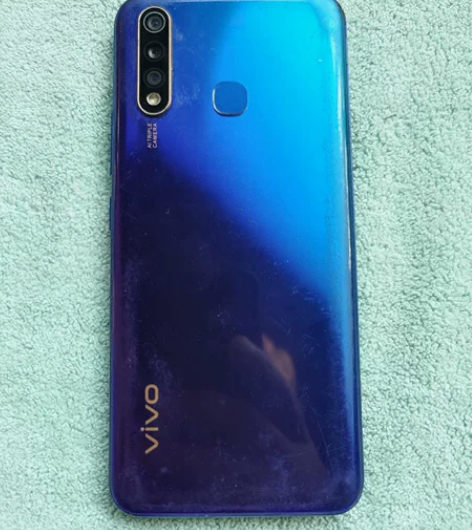 vivoY5s 6+128G存储,屏幕...
