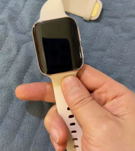 oppo watch手表金色，表盘46mm...