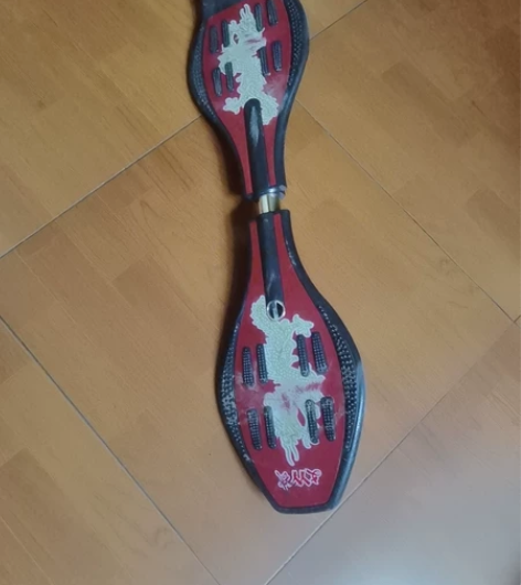 滑板活力板,两轮,有迷彩手提外袋。22出,...