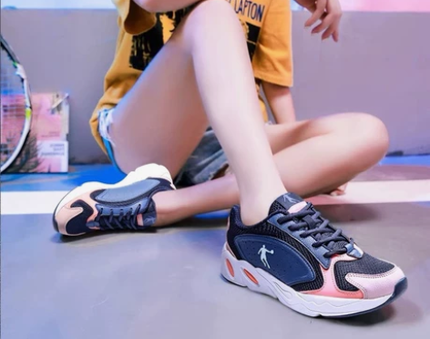 38码乔丹女鞋,码足,肥脚可穿,学院蓝/烟...