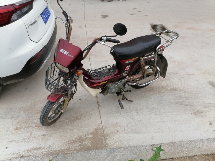 老年助力摩托车、整车原版、前后轮胎都是新的...