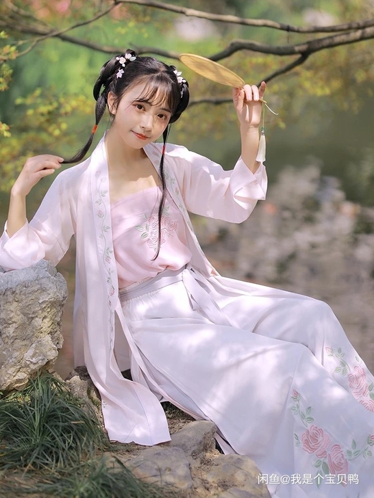 初夏初见s宋制汉服一套,很新