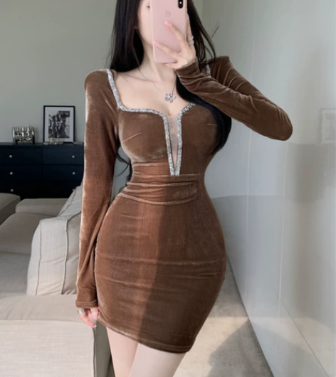 性感辣妹连衣裙女秋冬2022新款名媛风修身...