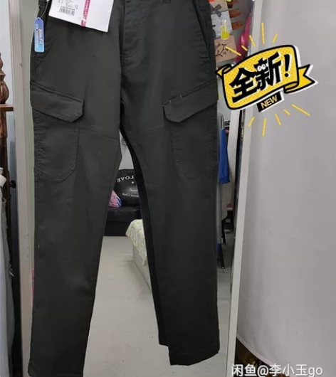 全新男款休闲裤,裤腰两侧有松紧!穿上很好看...