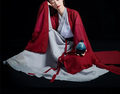 侠客汉服9成新4件套M码，裙子是绑带款，胖...