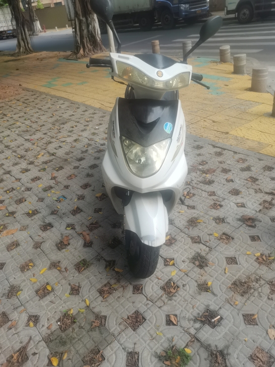 豪爵踏板摩托车。发动机声音小,各方面都没问...