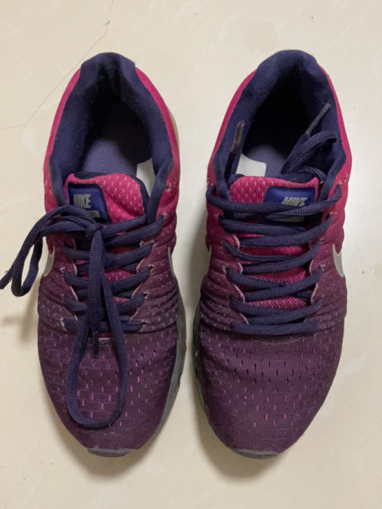 NIKE