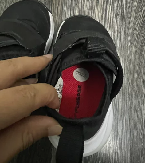 nike实体店购买！没穿过几次！130（2...