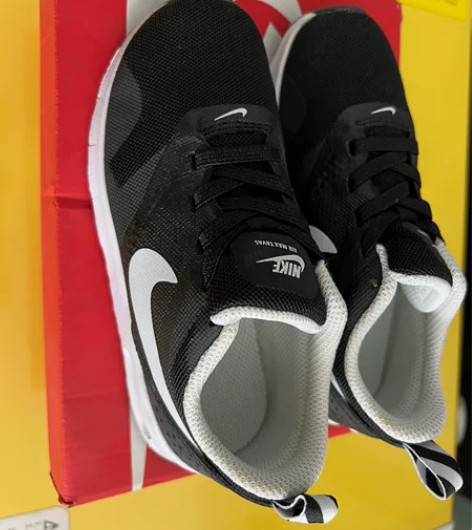 9.99新,仅穿过一次,nike耐克官方购...