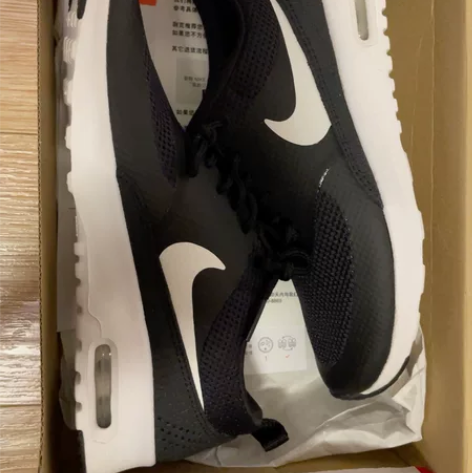 全新耐克运动鞋跑鞋 正品399买的，没穿过...