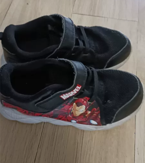 安踏30码钢铁侠童鞋!孩子超喜欢!穿着舒服...