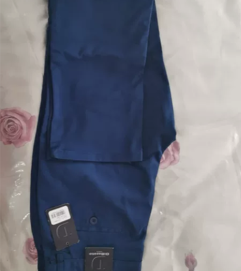 全新正品休闲裤,34码(88cm),偏瘦,...