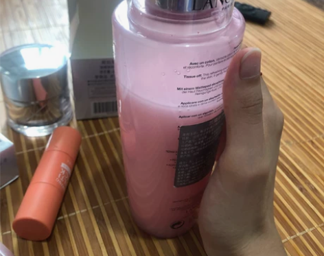 兰蔻,化妆水太多了,一直放着未使用发现过期...