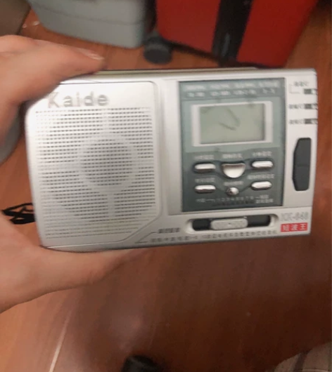 实体店购买,kaide录音机,考四六级用。...