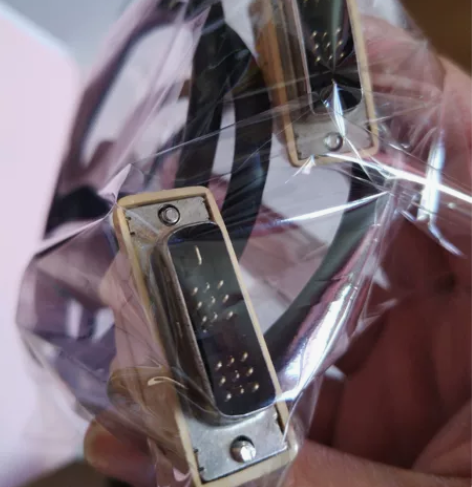 1.5米长，DVI显示屏连接线一根， 闲置...