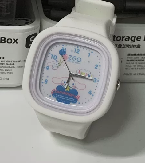 正港正品三丽鸥玉桂狗手表 硅胶 低价出 包...