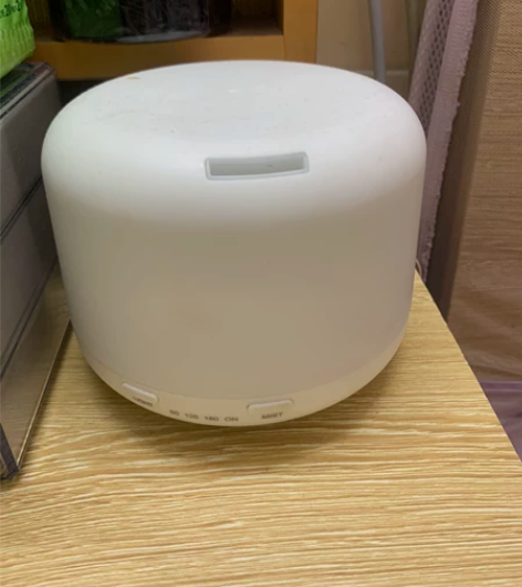 名创优品的加湿器,香薰炉 搬家带不走,便宜...
