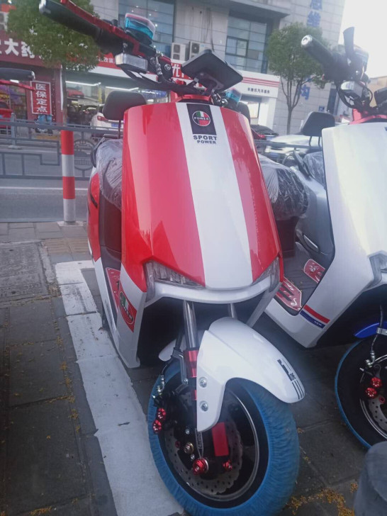 铃隆 LL800DQT-5 制动方式:前后...