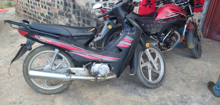 工地专用车1000块钱一台,豪爵本田踏板,...