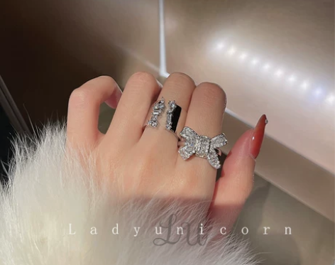 Ladyunicorn名媛钻石蝴蝶结戒指银...